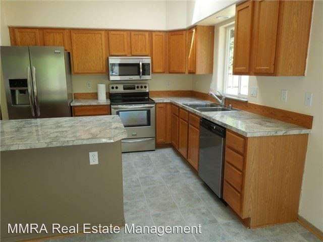 Building Photo - 2941 Green Valley Dr