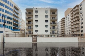 Building Photo - 420 Shore Rd