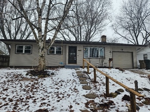 Building Photo - 1121 Debra Ln