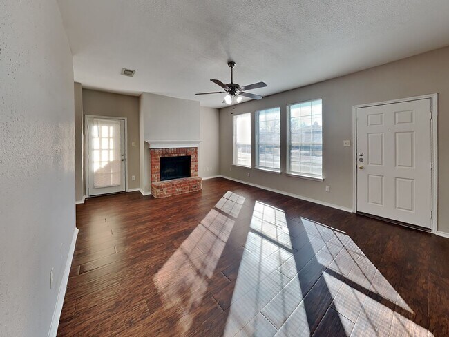 Foto del edificio - South Fort Worth in Burleson ISD, Mission Ridge Estates