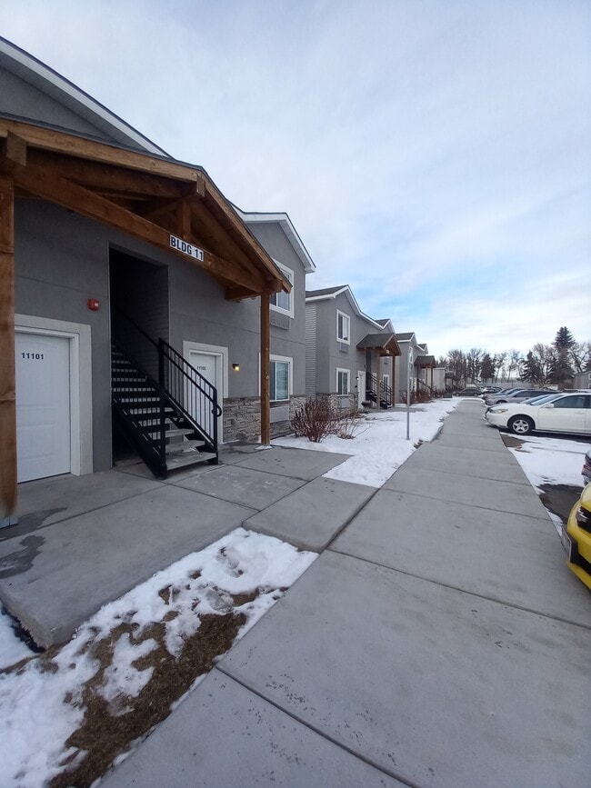 Building Photo - 310 Ella Ln