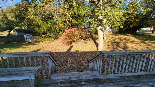 Foto del edificio - 43 Salem Hill Rd