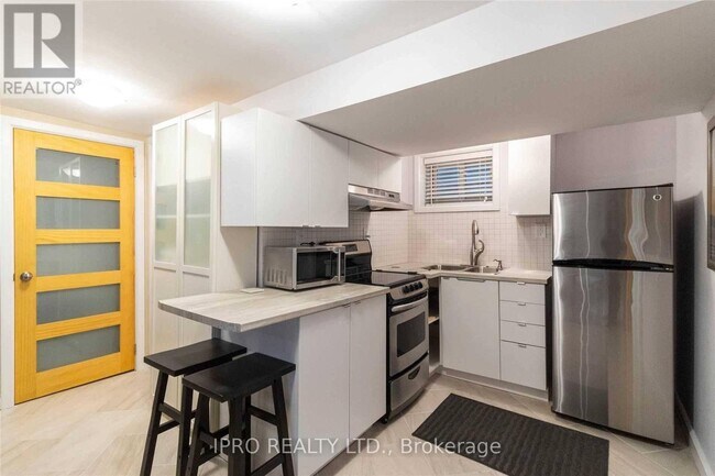 Photo du bâtiment - 730 Breezy Dr