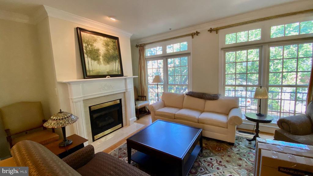 Foto principal - 7449 Carriage Hills Dr