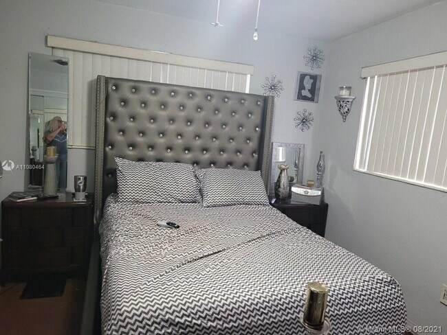 Building Photo - 3401 NW 80th Terrace