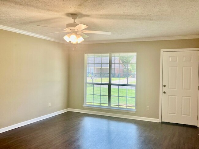 Building Photo - The Creeks neighborhood!