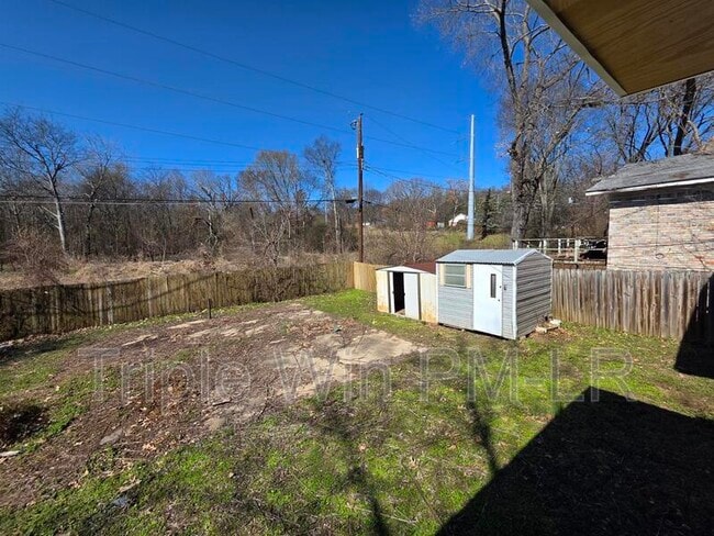 Building Photo - 1413 Nannette St