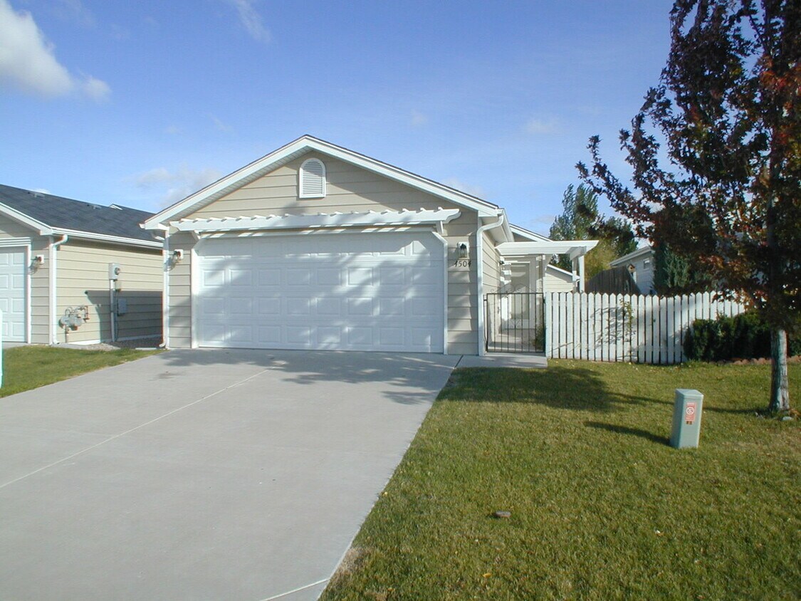 Primary Photo - House For Lease
