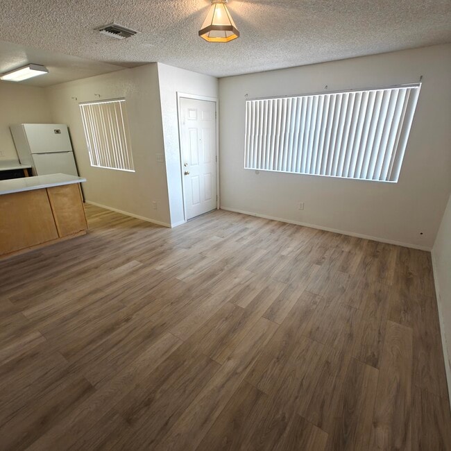 Foto del edificio - 8680 N Cortez Dr