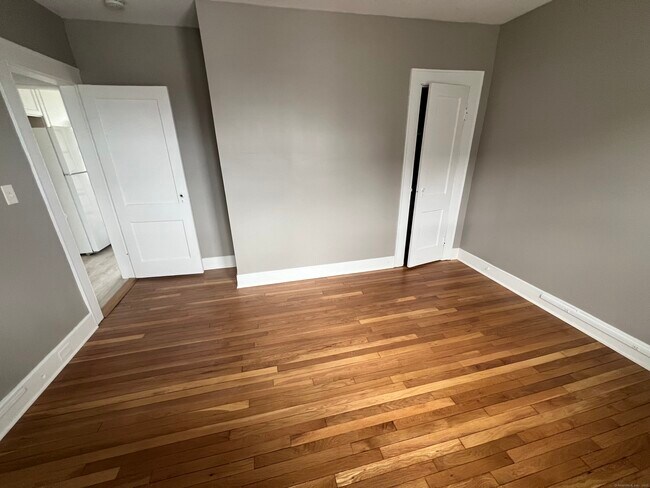 Building Photo - 389 Hawley Ave