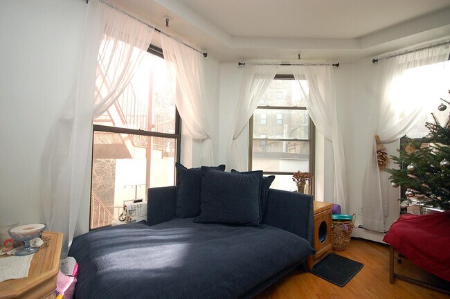 Foto del edificio - 723 Washington St