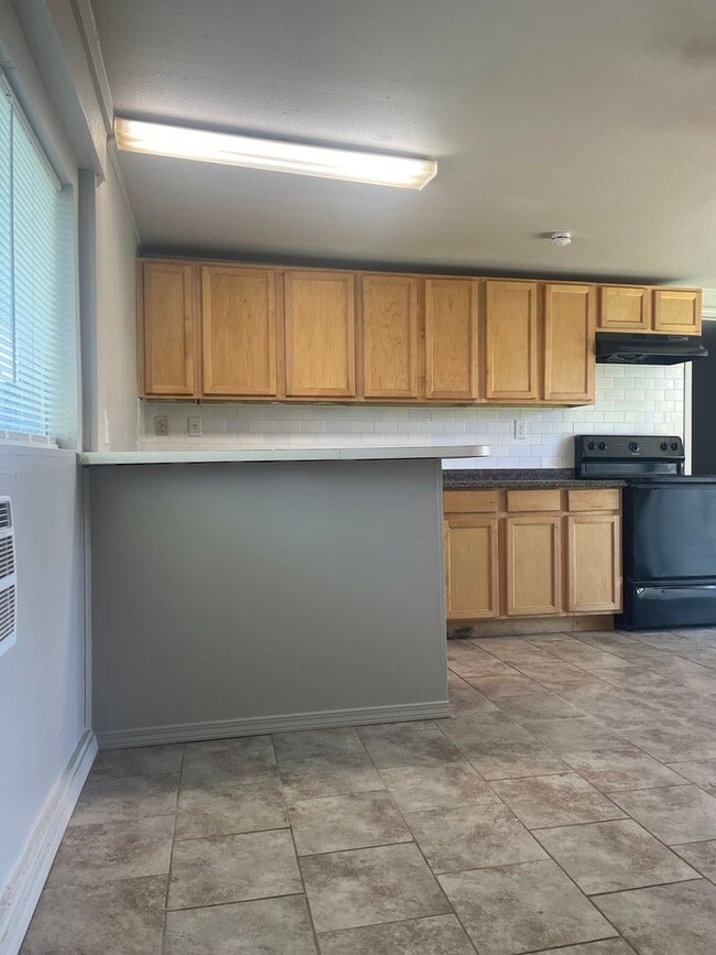 Building Photo - 2305 17th St