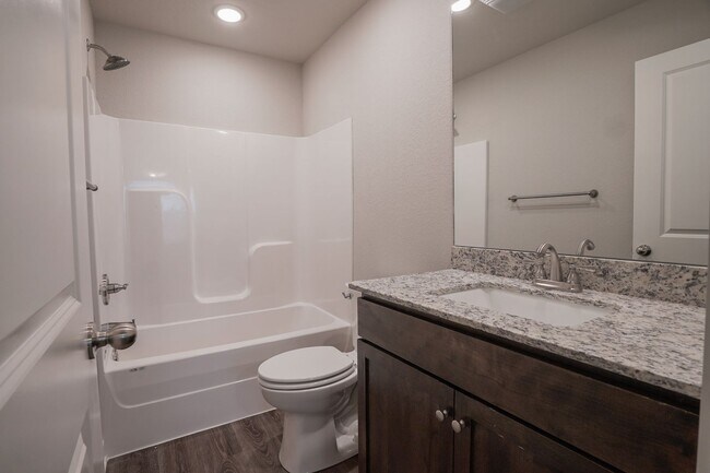Foto del edificio - 4 bedroom 4.5 bath home!