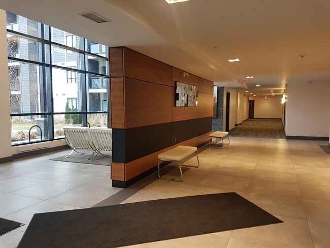 Building Photo - 3170-3170 Erin Mills Pkwy