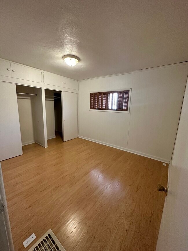 Foto del edificio - 13821 S State St