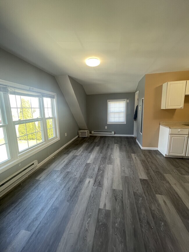 Building Photo - 15 Cricket Ct