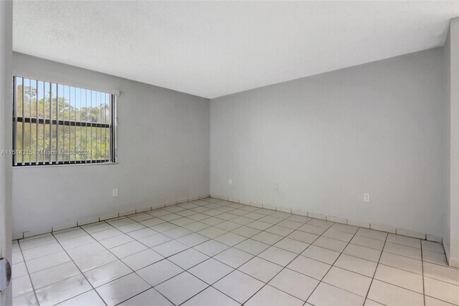 Foto del edificio - 8885 Fontainebleau Blvd
