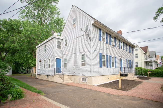 Building Photo - 222 S Church St