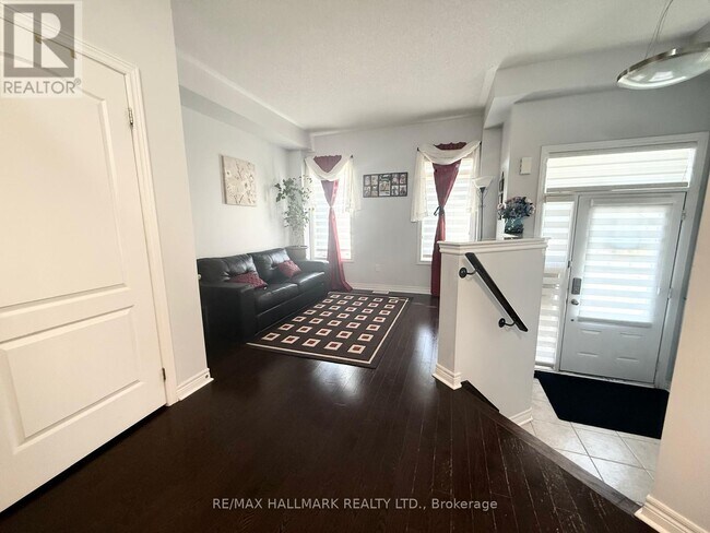 Building Photo - 10 Pearcey Cr