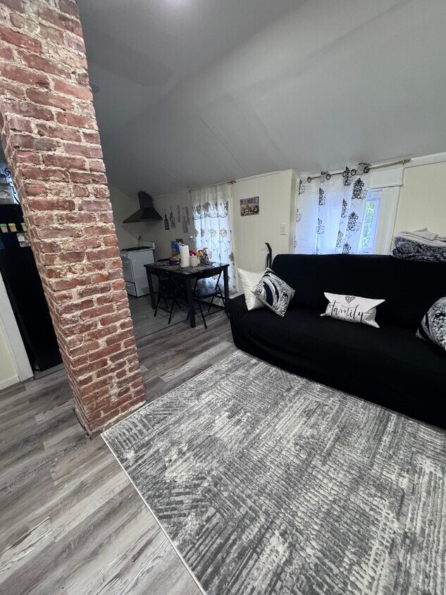 Foto del edificio - 4404 Liberty Ave