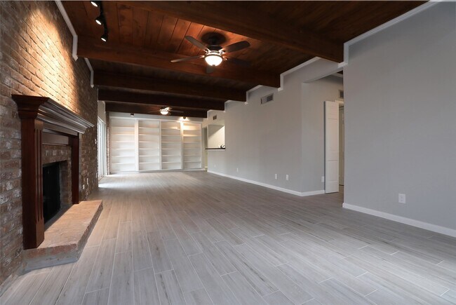 Foto del edificio - 5370 Brownway St