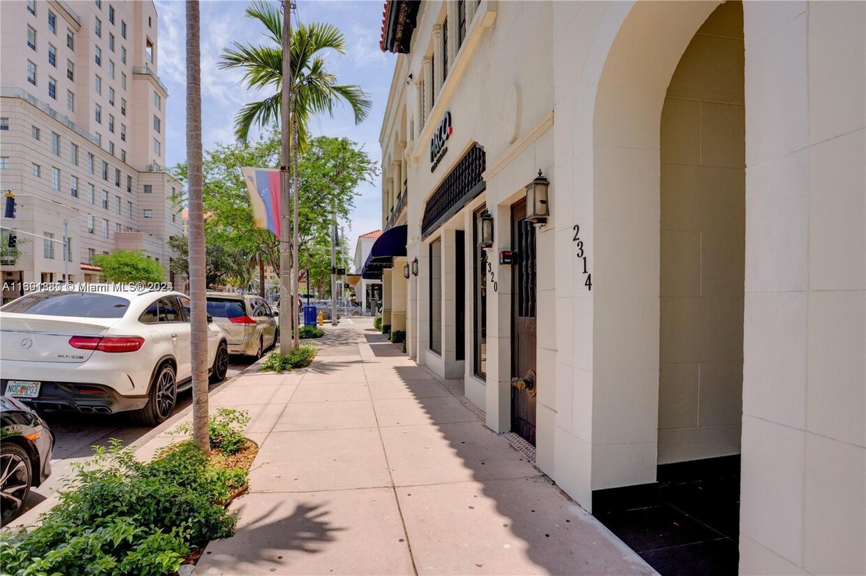 Primary Photo - 2314 Ponce de Leon Blvd