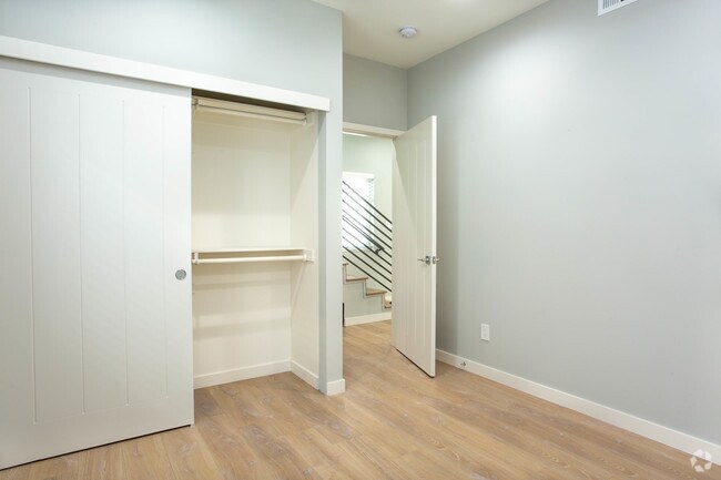 Foto del interior - 1242 N Beachwood Dr
