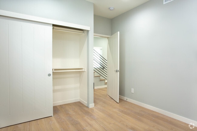 Interior Photo - 1242 N Beachwood Dr