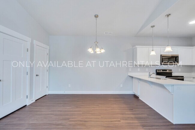 Building Photo - 13537 Commodus Dr