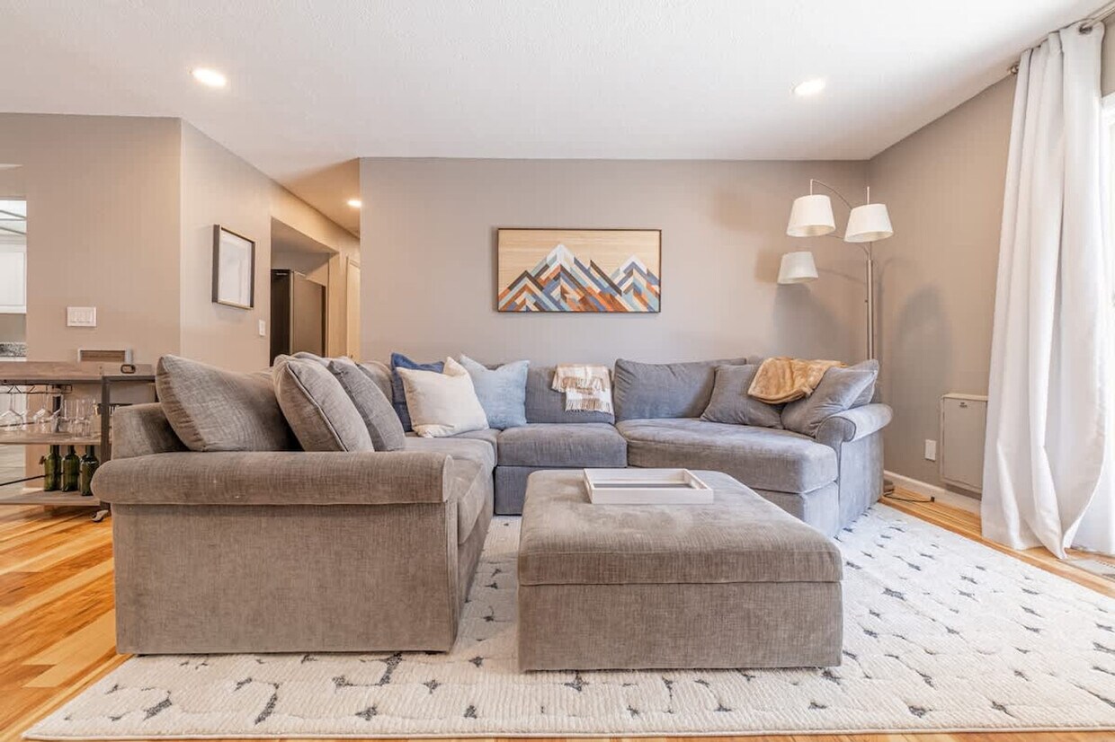 Foto principal - 2850 Columbus Way