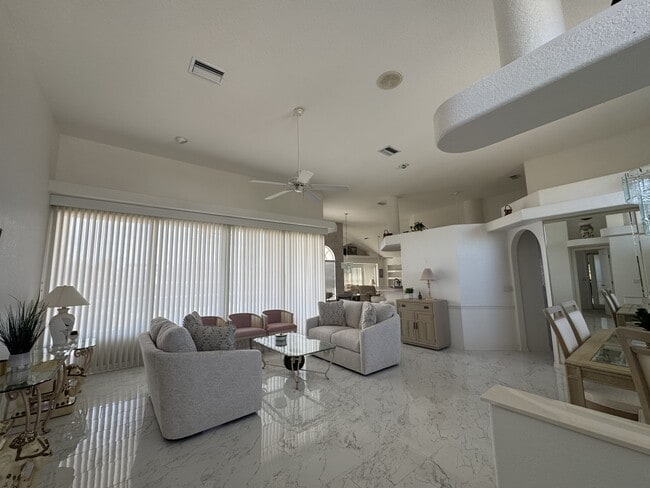 Foto del edificio - 137 Sportsman Rd