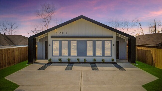 Building Photo - 5201 Fairchild St