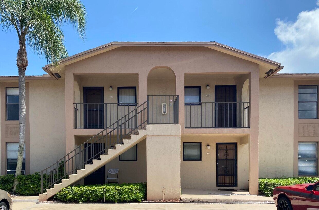 Foto principal - 9431 Boca Cove Cir