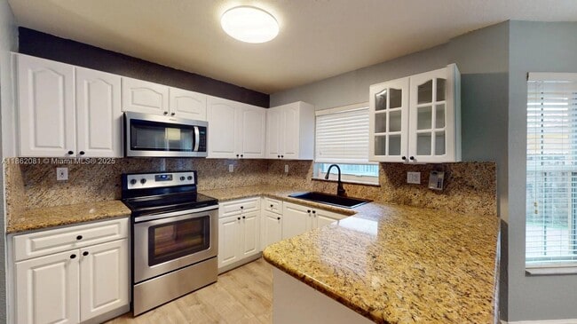 Building Photo - 238 Magnolia Ave