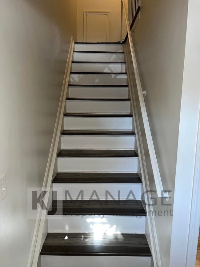 Building Photo - 1608 Orchard Dr