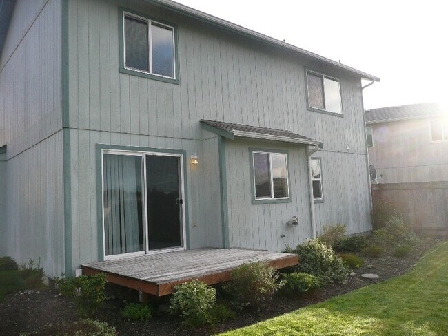 Building Photo - Nice 3 Bedroom 2 Story in Fredrickson!!