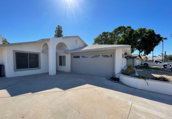 Photo - 639 W Grove Cir House