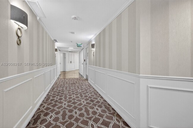 Foto del edificio - 3000 Island 2305 Is