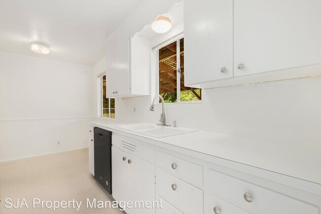 Building Photo - 4 br, 1.5 bath House - 1815 116th Ave NE