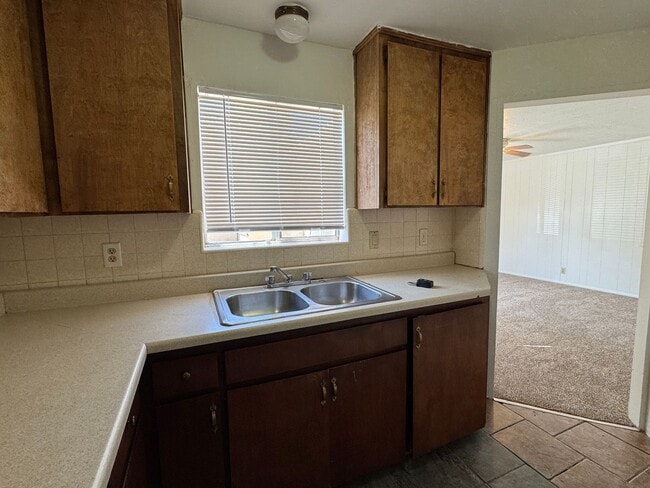 Building Photo - One Bedroom Apartment In Garden Acres Area