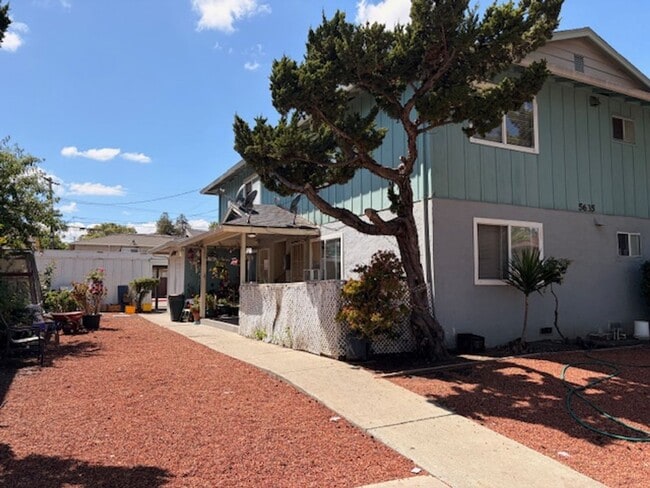 Building Photo - 5635 Hoffman Ct