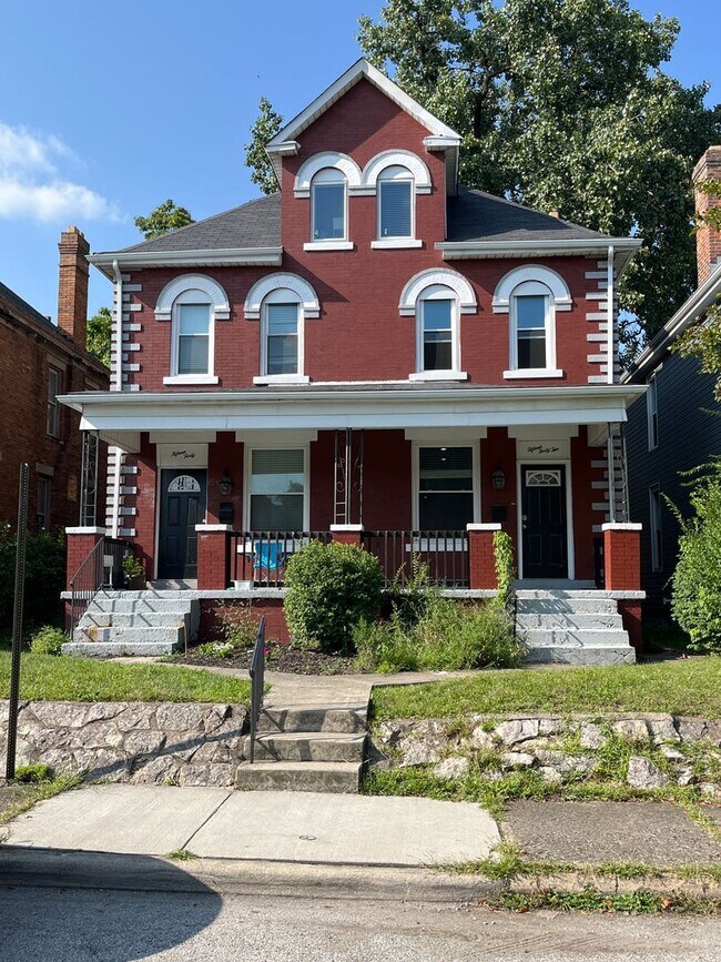 Building Photo - 1540-1542-1542 Clifton Ave