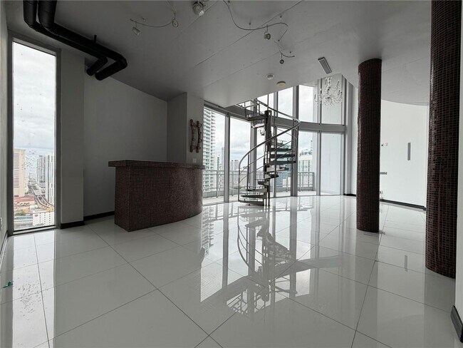 Foto del edificio - 690 SW 1st Ct