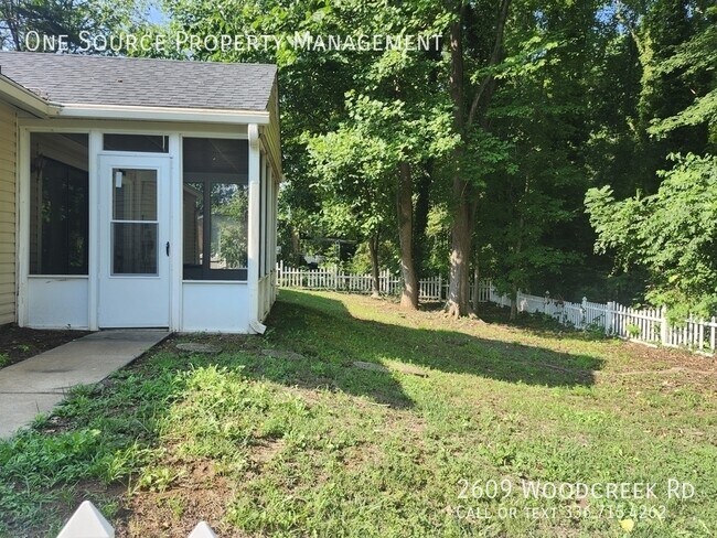 Foto del edificio - 2609 Woodcreek Rd