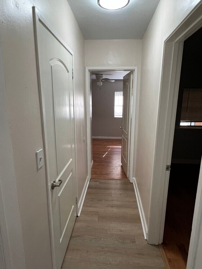 Foto del edificio - 2540 Elyria Ave