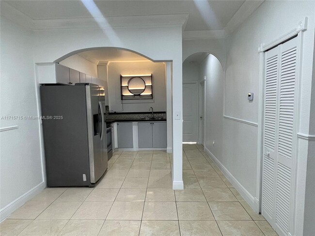 Foto del edificio - 6115 NW 186th St