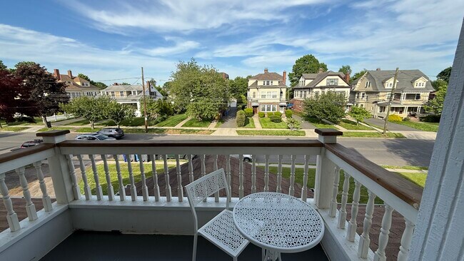 Foto del edificio - 251 Fairfield Ave