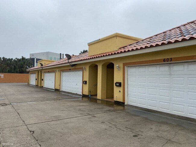 Foto del edificio - 3000 Old Alice Rd