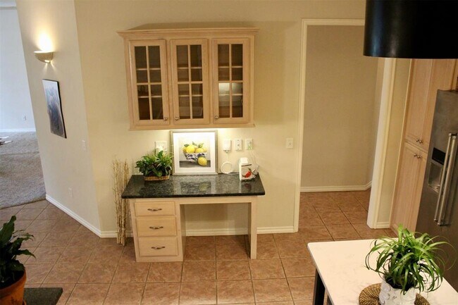 Foto del edificio - 15513 Swallowtail Rd