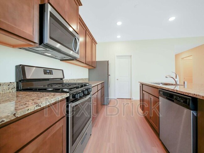 Building Photo - 11460 57th St Ct E